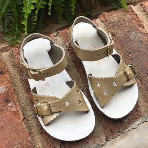 Sun-San Saltwater Sea Wee sandals gold with hearts